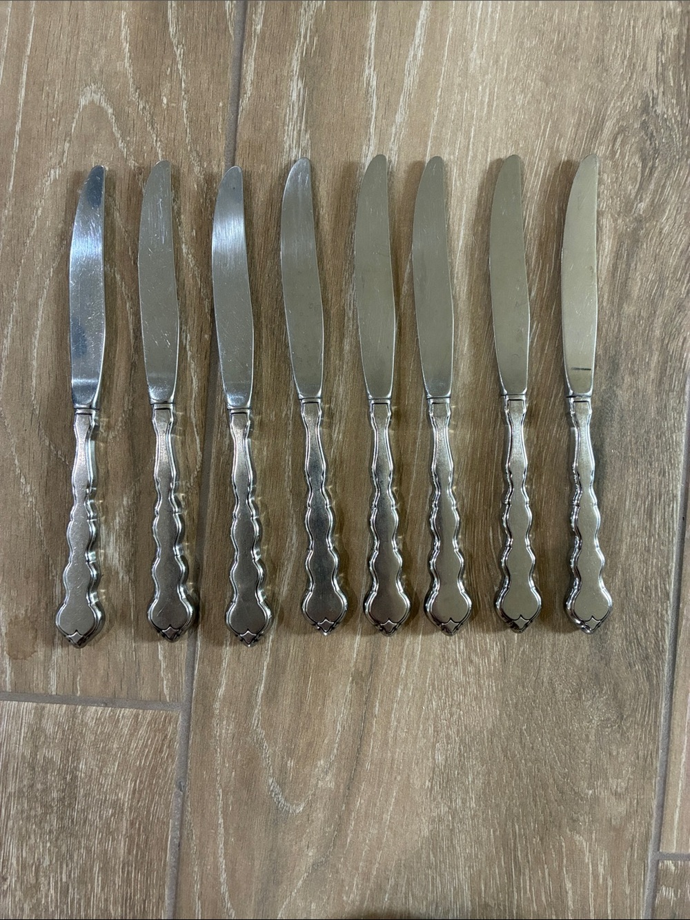 Oneida Silver Scalloped Handle Butter Knives, Set of 8